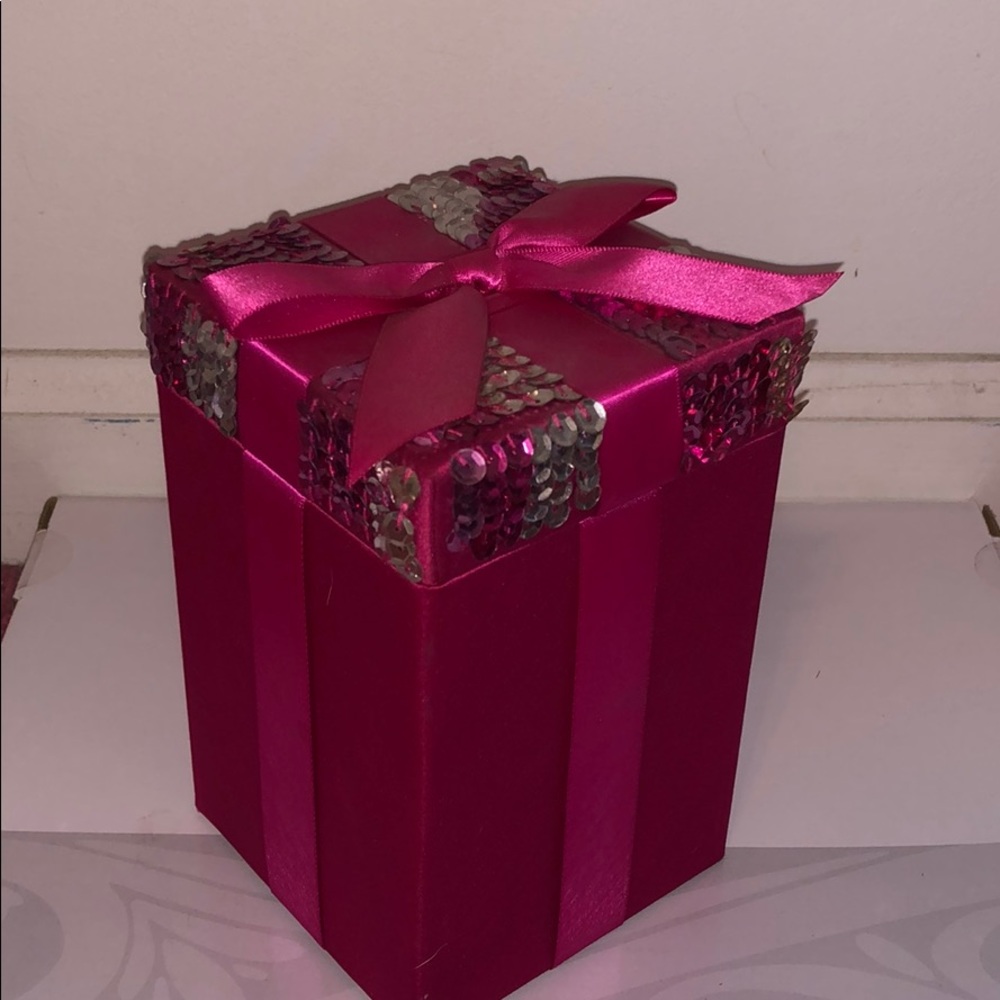 Bath & Body Works Silk Magenta Sequin Gift Box